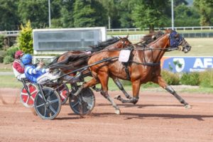 Mat Manathis fait plier Ginostrabliggi dans le Prix Henri Cravoisier